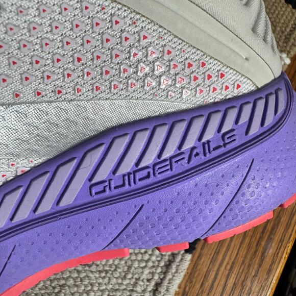 Brooks Sneaker Women 9B Med Adrenaline GTS 22 White Purple Running Walking Gym - Picture 6 of 13